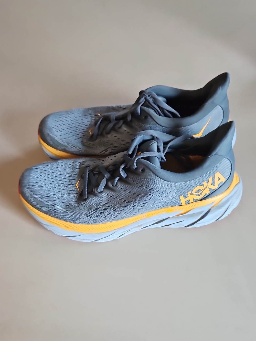 Hoka One One Clifton 8